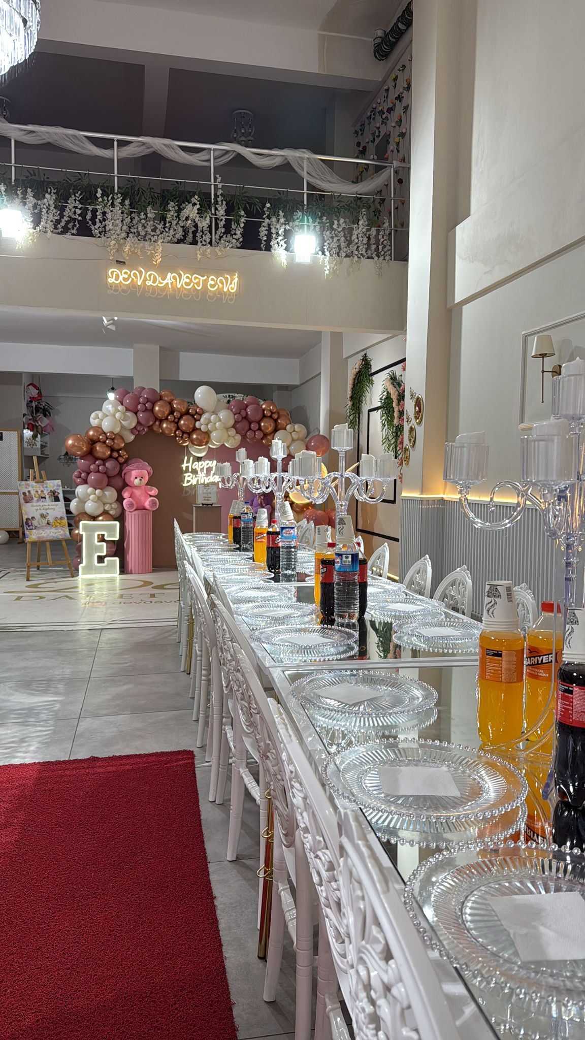 Dev Davet Evi