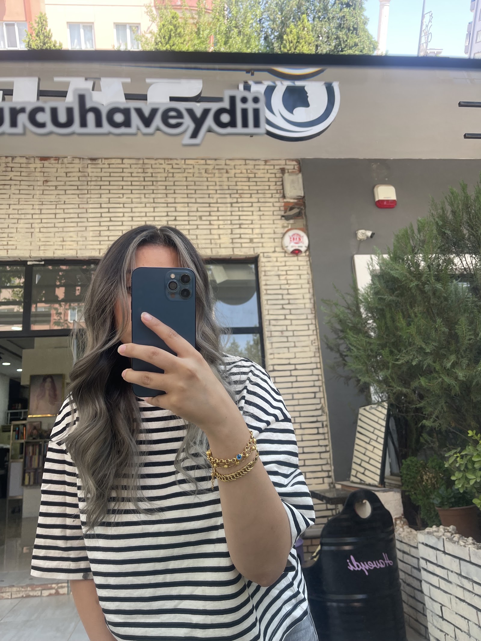 Salon Gupse Burcu Haveydi